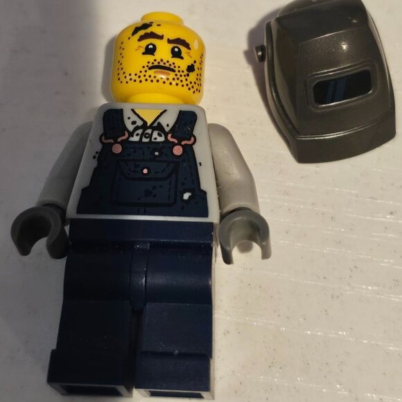LEGO Minifigure Series 11 Welder 71002 Col172 Mini Figure Missing Accessories - Picture 4 of 8